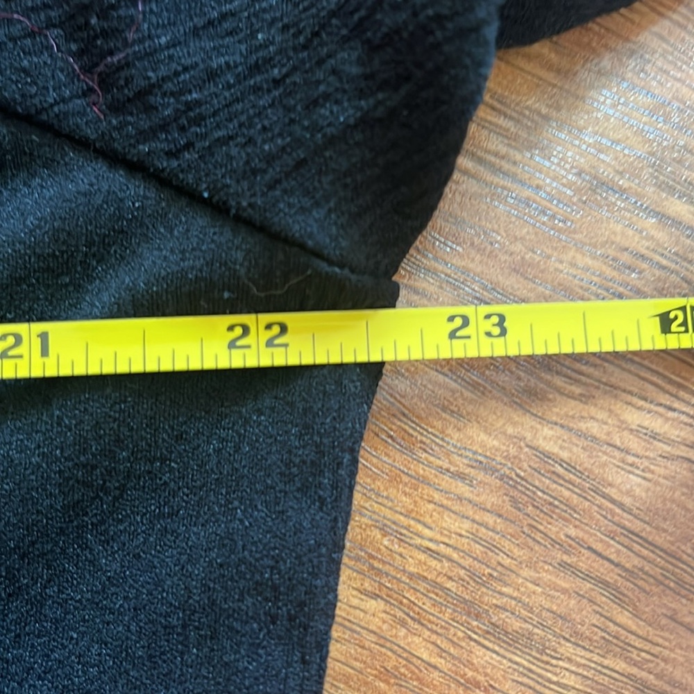 Like new Croft & Barrow black swim suit coverup with hood - Picture 10 of 12